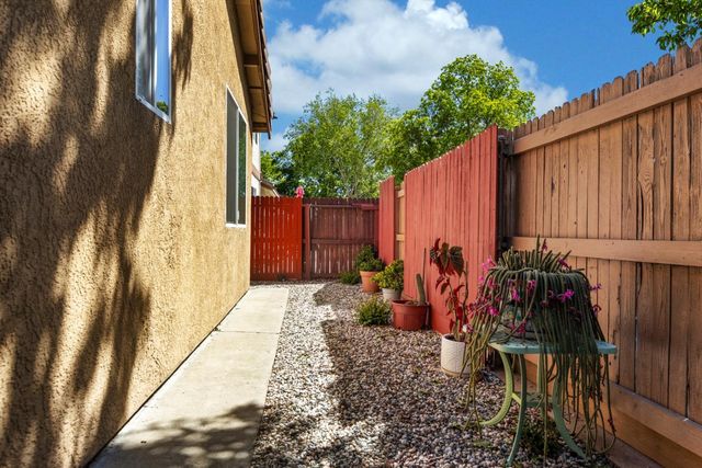 330 Sun Shower Cir, Sacramento, CA 95823