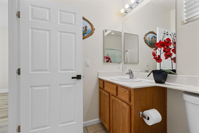 330 Sun Shower Cir, Sacramento, CA 95823
