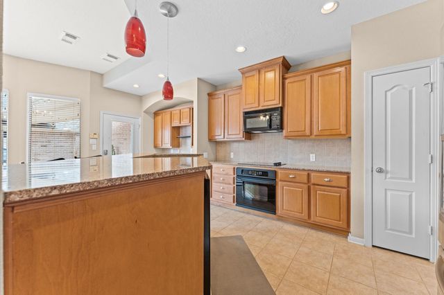 2411 Clippers Square, Houston, TX 77058