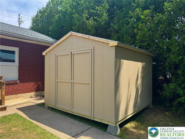 320 East Landis Street, Coopersburg Boro, PA 18036