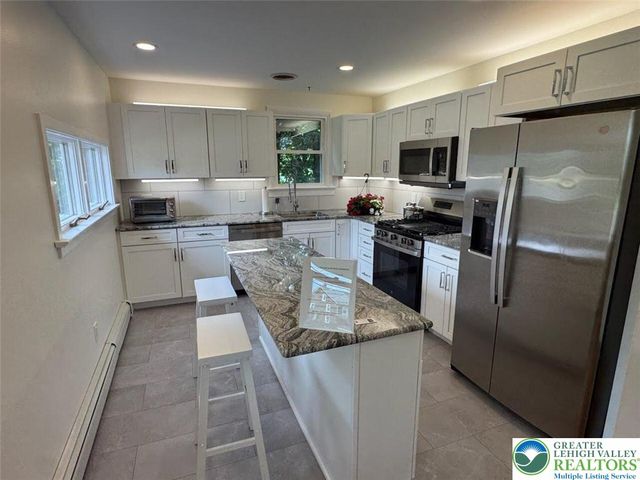 320 East Landis Street, Coopersburg Boro, PA 18036