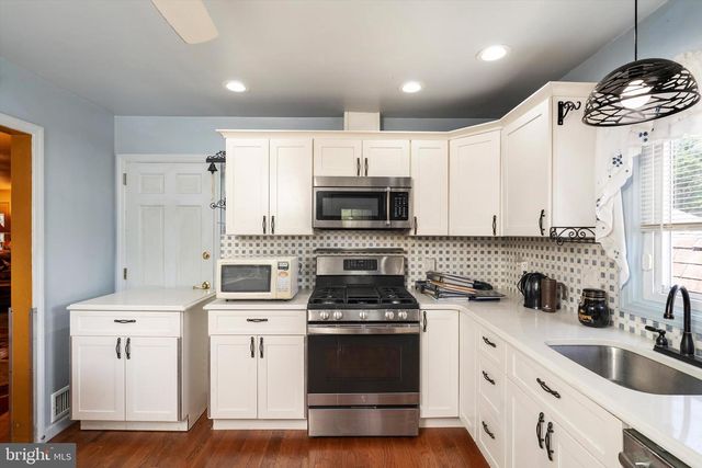 12 SEDGWICK RD, Hamilton, NJ 08690
