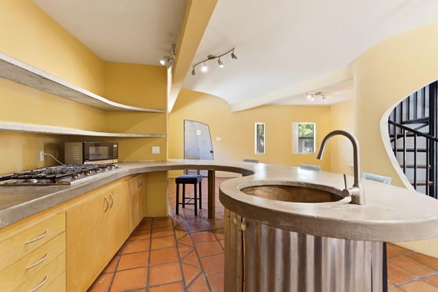 420 Aliso Drive NE, Albuquerque, NM 87108