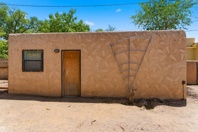 420 Aliso Drive NE, Albuquerque, NM 87108