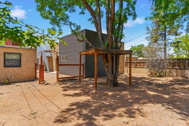 420 Aliso Drive NE, Albuquerque, NM 87108