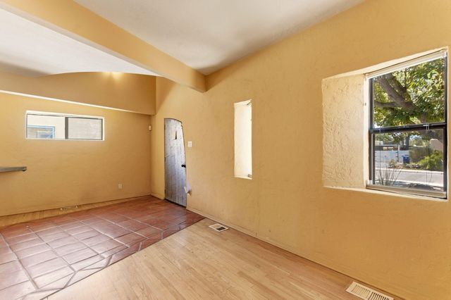 420 Aliso Drive NE, Albuquerque, NM 87108