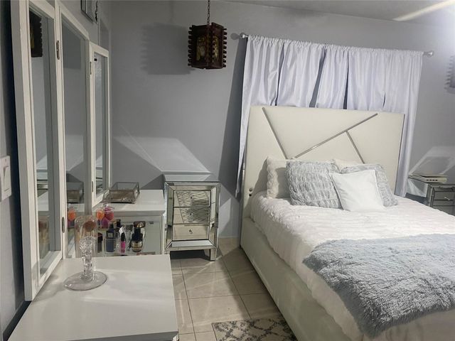 6424 Buchanan Street, Hollywood, FL 33024