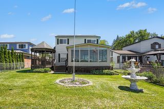 2295 Davista Drive, Highland Charter Township, MI 48356