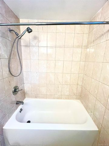 23 Independence Avenue, Middletown, NY 10940