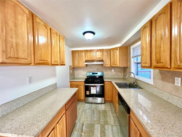 23 Independence Avenue, Middletown, NY 10940