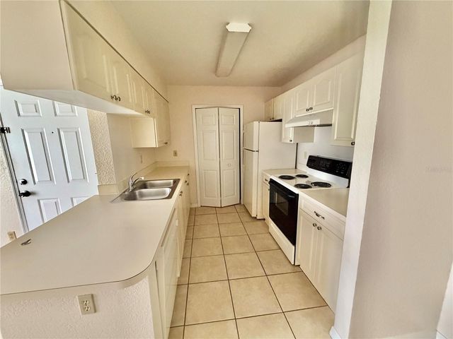 2550 N ALAFAYA TRAIL 5105, Orlando, FL 32826
