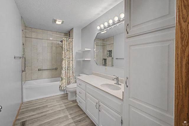 1024 Connecticut Avenue, Manhattan, KS 66502