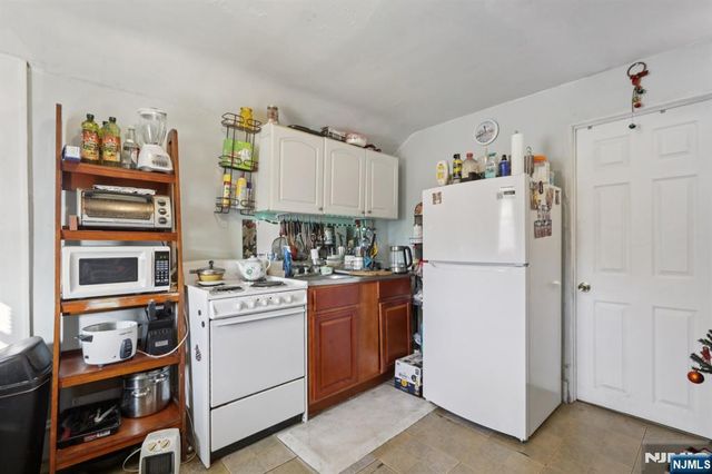 39 Thomas Street, Paterson, NJ 07503