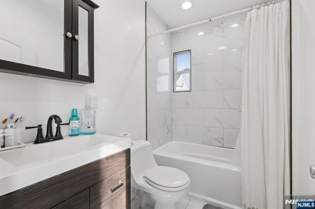 39 Thomas Street, Paterson, NJ 07503