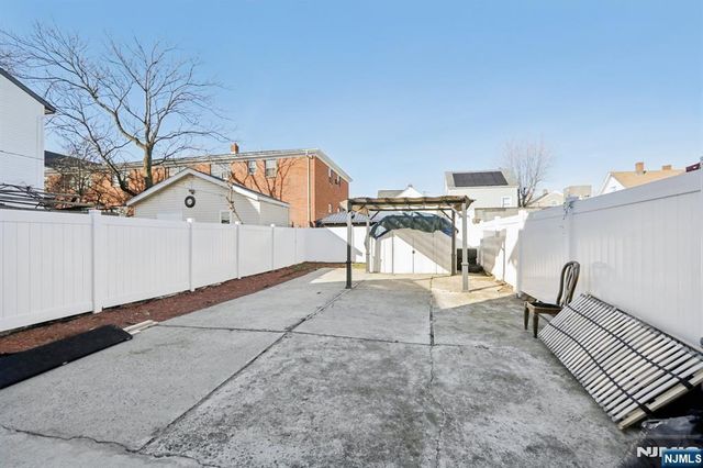 39 Thomas Street, Paterson, NJ 07503