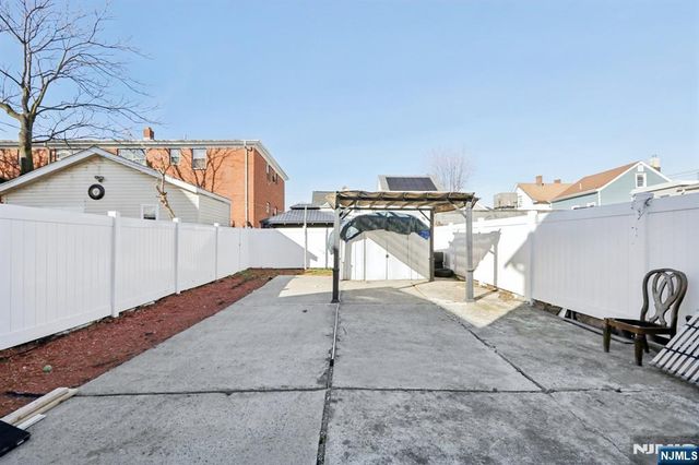 39 Thomas Street, Paterson, NJ 07503