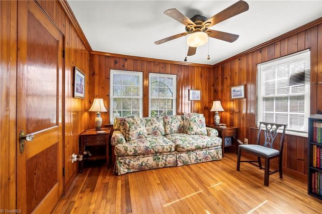 1940 Robinhood Road, Winston-salem, NC 27104