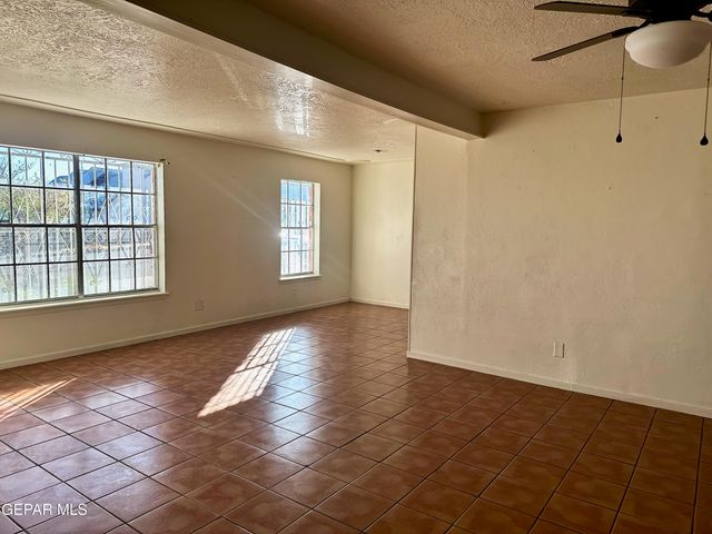 4735 Blossom Avenue, El Paso, TX 79924
