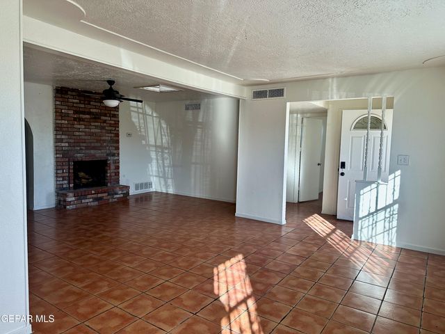 4735 Blossom Avenue, El Paso, TX 79924