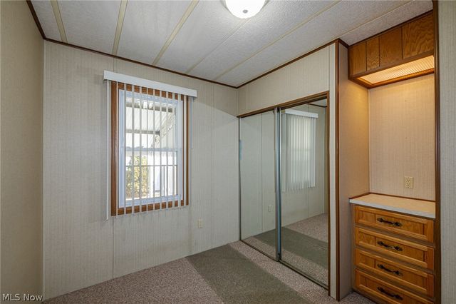 61 Parkway Street, Olmsted Falls, OH 44138