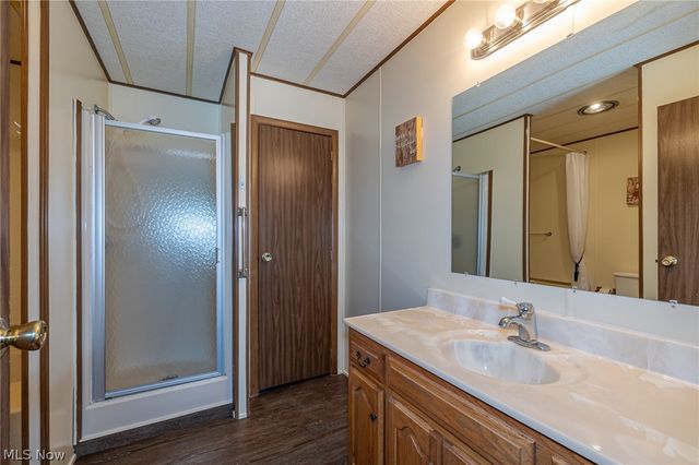 61 Parkway Street, Olmsted Falls, OH 44138