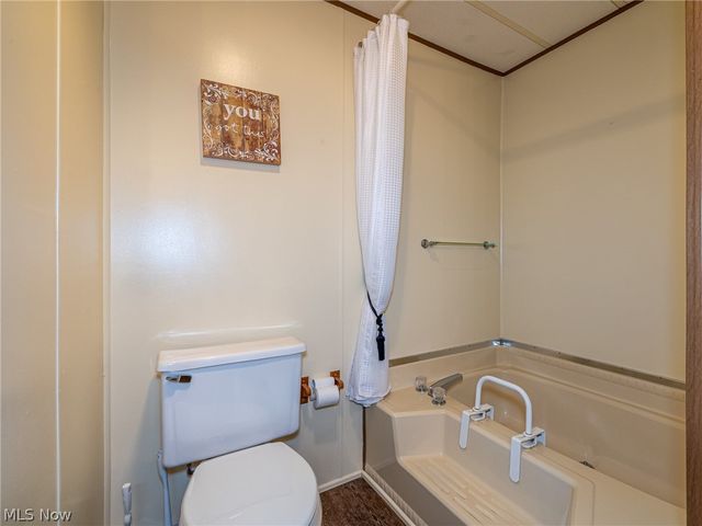 61 Parkway Street, Olmsted Falls, OH 44138