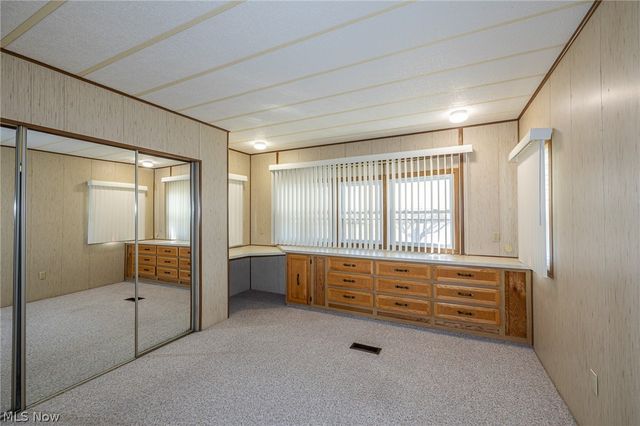 61 Parkway Street, Olmsted Falls, OH 44138