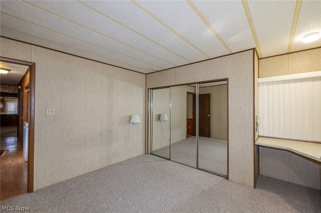 61 Parkway Street, Olmsted Falls, OH 44138