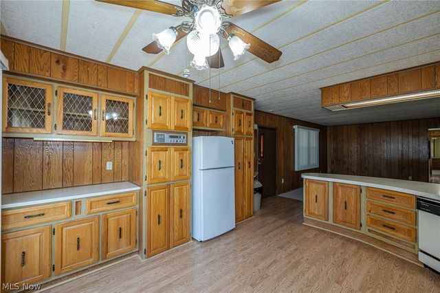 61 Parkway Street, Olmsted Falls, OH 44138