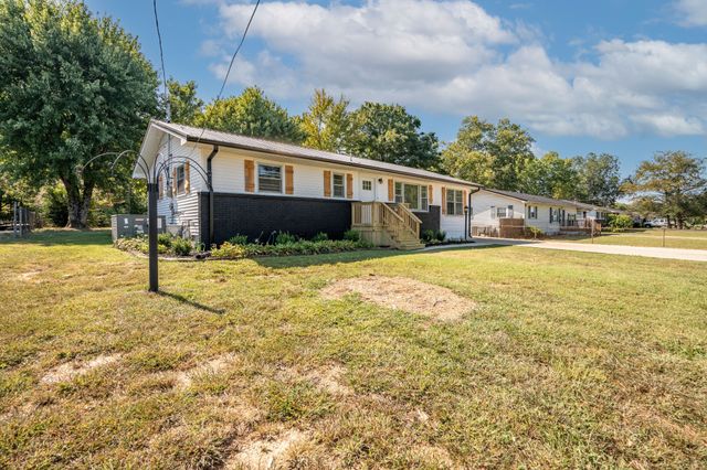 530 N Main St, Loretto, TN 38469