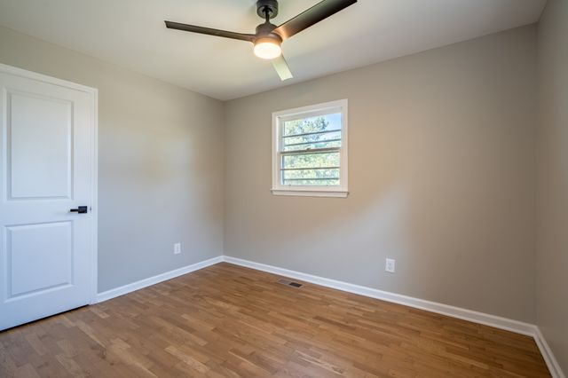530 N Main St, Loretto, TN 38469
