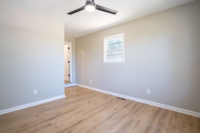 530 N Main St, Loretto, TN 38469