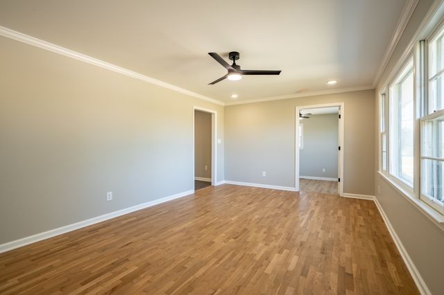 530 N Main St, Loretto, TN 38469