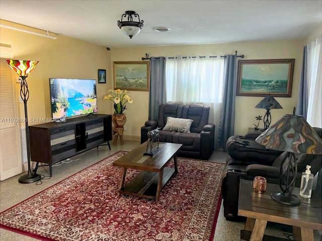 6270 NW 18th St, Sunrise, FL 33313