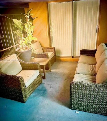 6270 NW 18th St, Sunrise, FL 33313