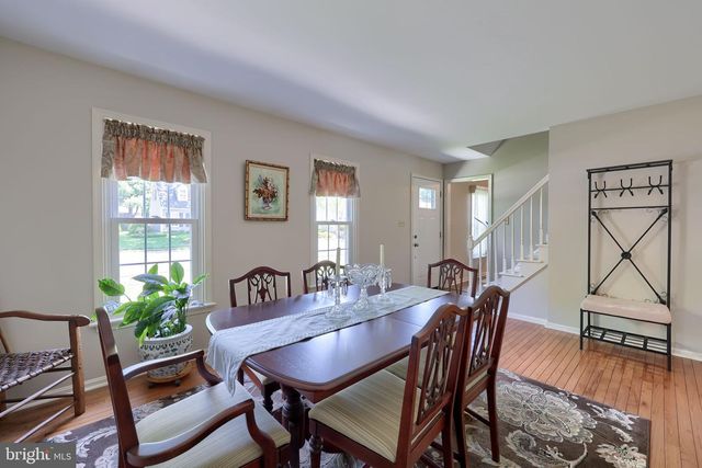 322 POWELL DR, Lancaster, PA 17601