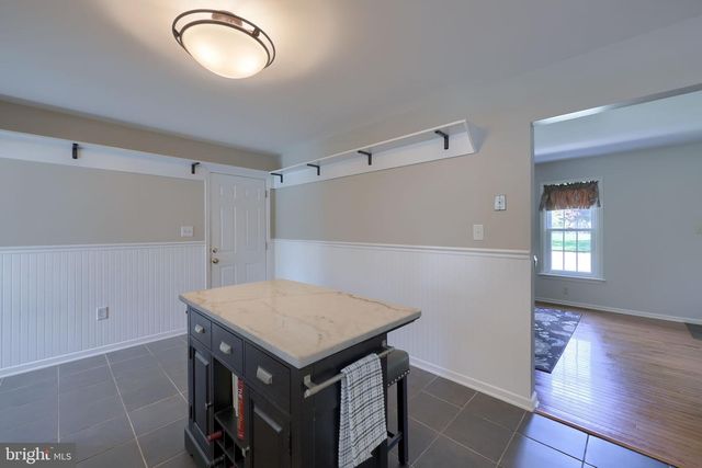 322 POWELL DR, Lancaster, PA 17601