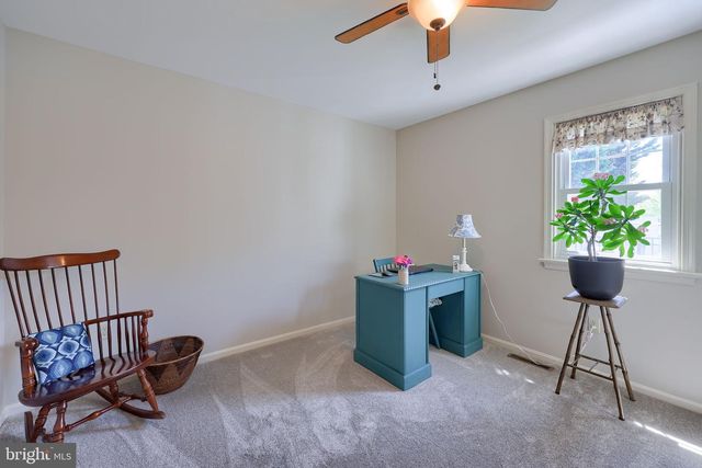 322 POWELL DR, Lancaster, PA 17601