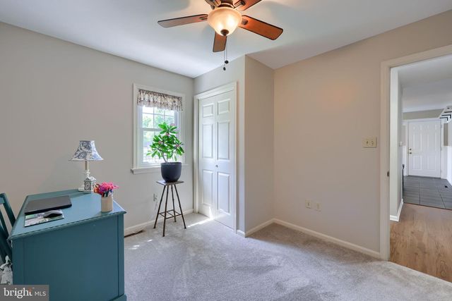 322 POWELL DR, Lancaster, PA 17601