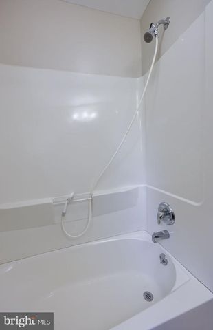 322 POWELL DR, Lancaster, PA 17601