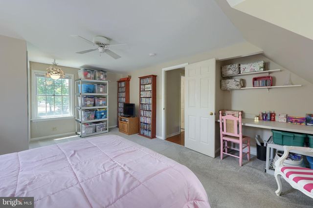 322 POWELL DR, Lancaster, PA 17601