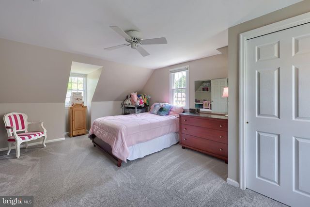 322 POWELL DR, Lancaster, PA 17601