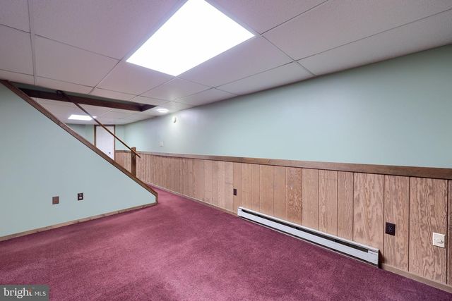 322 POWELL DR, Lancaster, PA 17601