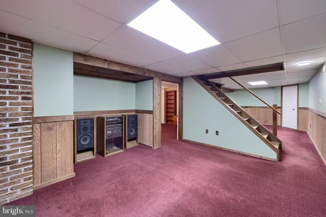 322 POWELL DR, Lancaster, PA 17601