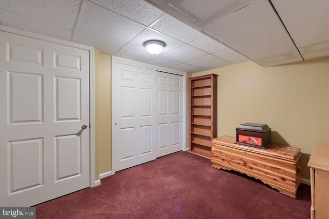 322 POWELL DR, Lancaster, PA 17601