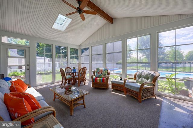 322 POWELL DR, Lancaster, PA 17601