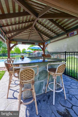 322 POWELL DR, Lancaster, PA 17601