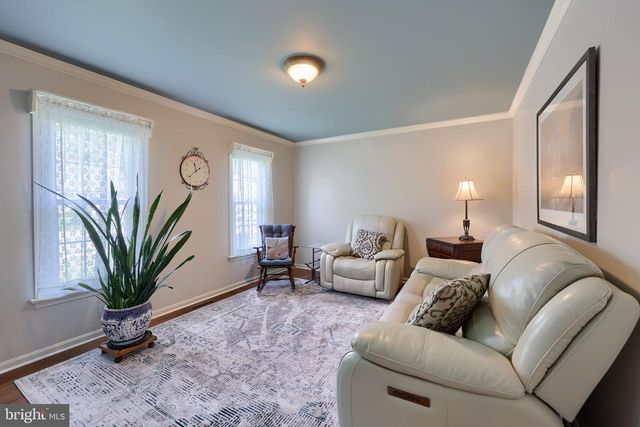 322 POWELL DR, Lancaster, PA 17601