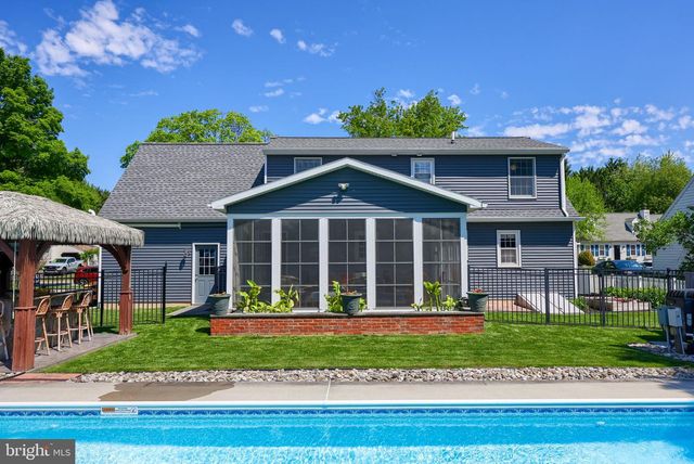 322 POWELL DR, Lancaster, PA 17601
