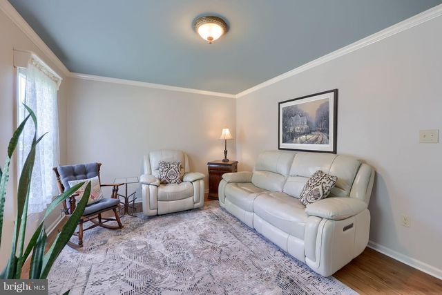 322 POWELL DR, Lancaster, PA 17601